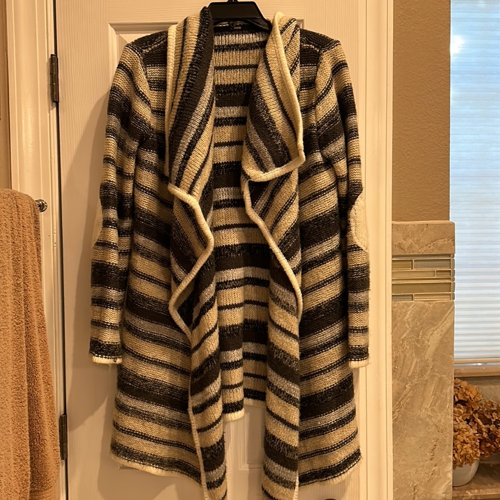 Kensie Sweater Warm and Comfy